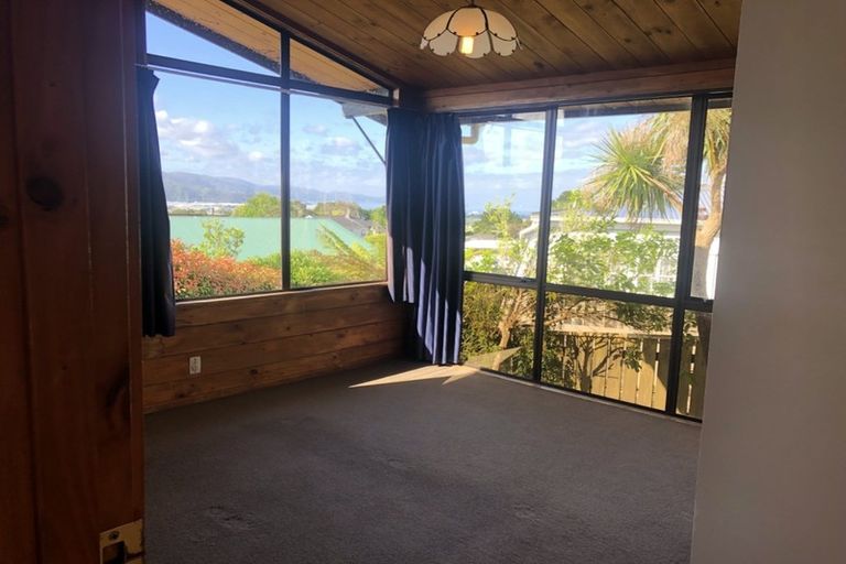 Photo of property in 21 Rondane Place, Tirohanga, Lower Hutt, 5010