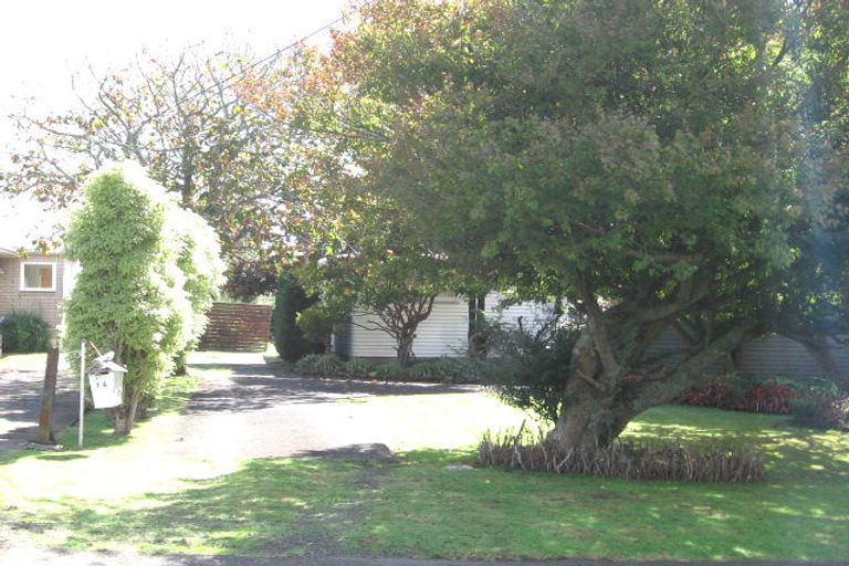 Photo of property in 14 Waipani Road, Te Atatu Peninsula, Auckland, 0610