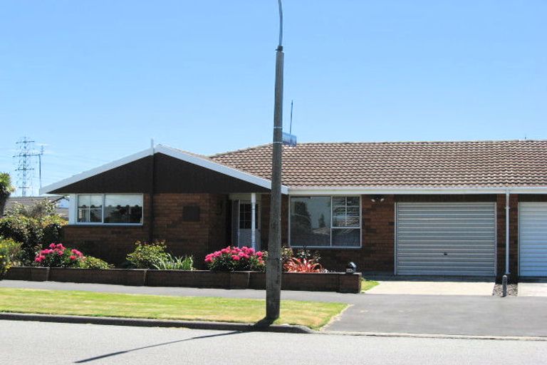 Photo of property in 2/94 Merrin Street, Avonhead, Christchurch, 8042