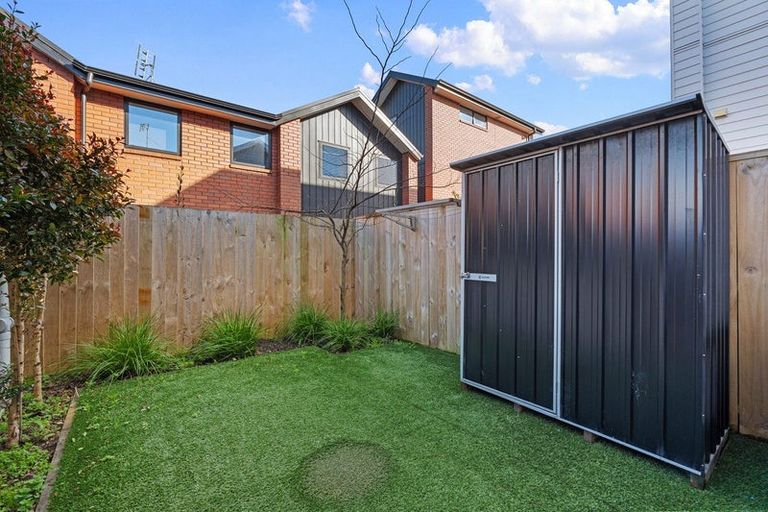 Photo of property in 4/8 Yeovil Road, Te Atatu Peninsula, Auckland, 0610