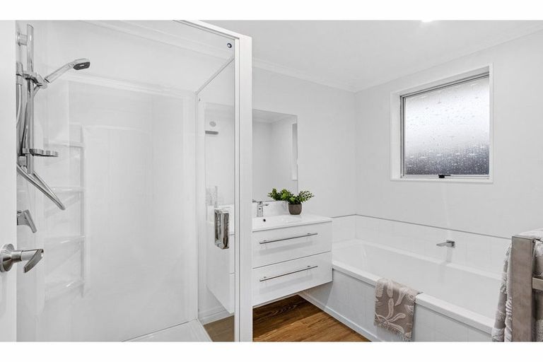 Photo of property in 2/163 Halswell Junction Road, Halswell, Christchurch, 8025