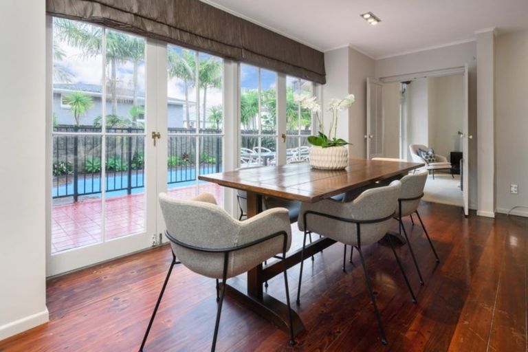 Photo of property in 256 Lake Road, Hauraki, Auckland, 0622