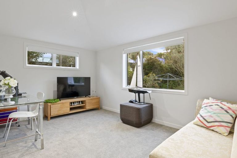 Photo of property in 4/92 Churchill Road, Murrays Bay, Auckland, 0630