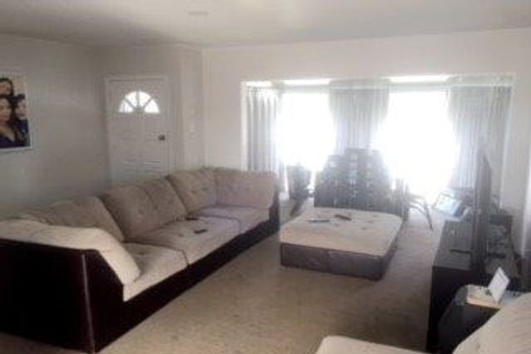 Photo of property in 32 Mildmay Road, Henderson, Auckland, 0610