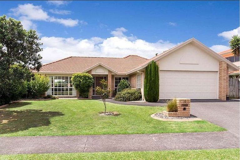 Photo of property in 10 Ambleside Drive, Northpark, Auckland, 2013