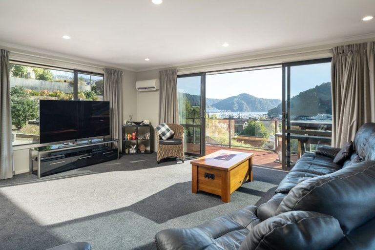 Photo of property in 12 Russell Street, Picton, 7220