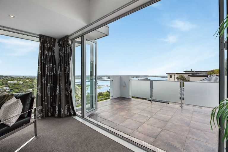 Photo of property in 4 Gazelle Lane, Redcliffs, Christchurch, 8081