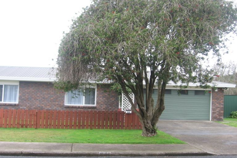 Photo of property in 2/9 Alexander Street, Papakura, 2110