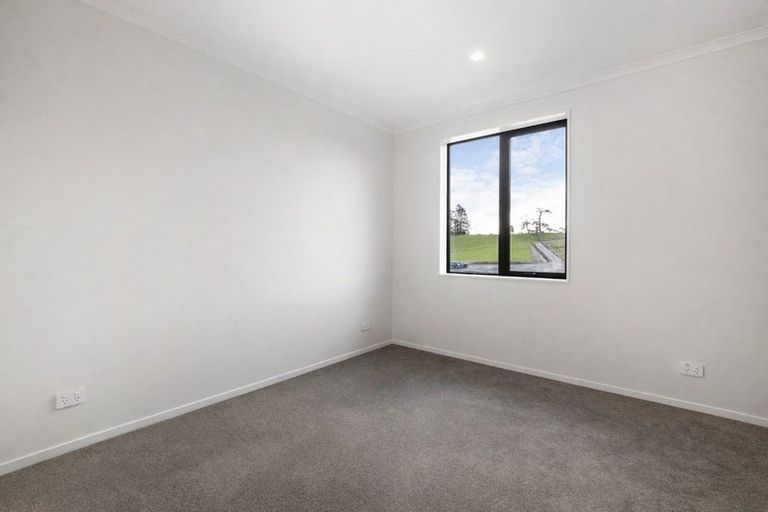 Photo of property in 345 Te Taruna Drive, Wainui, 0932