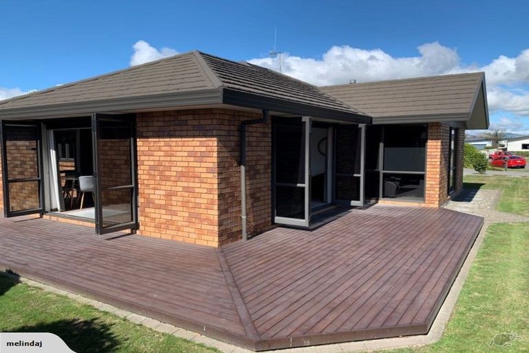 Photo of property in 4 Manhattan Court, Kelvin Grove, Palmerston North, 4414