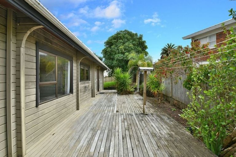 Photo of property in 24a Fairway Avenue, Red Beach, 0932