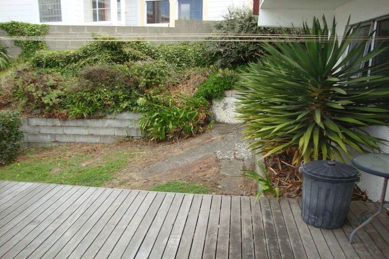 Photo of property in 2/201 Derwent Street, Island Bay, Wellington, 6023