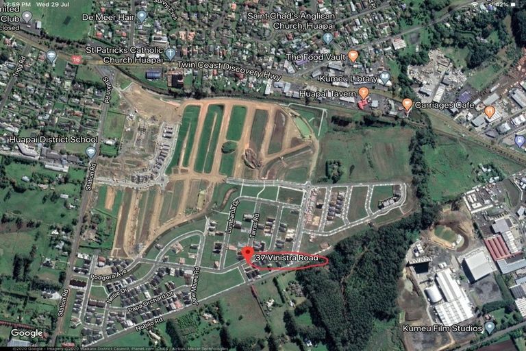 Photo of property in 37 Vinistra Road, Kumeu, 0810