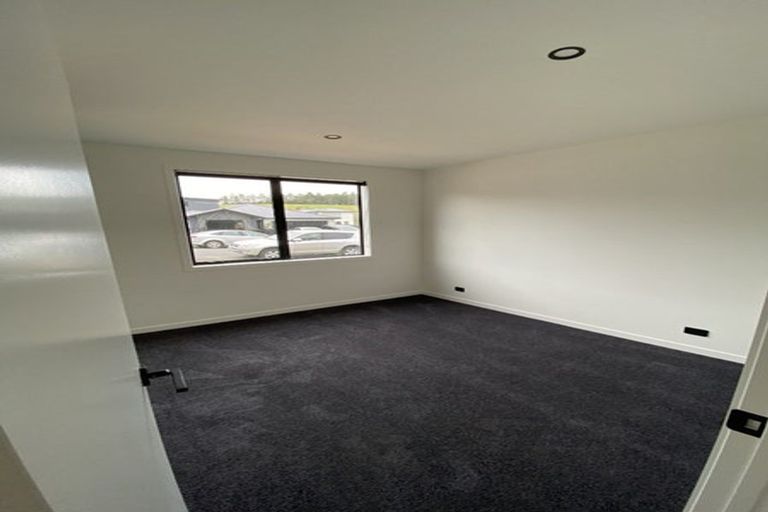 Photo of property in 17 Endurance Rise, Orewa, 0931