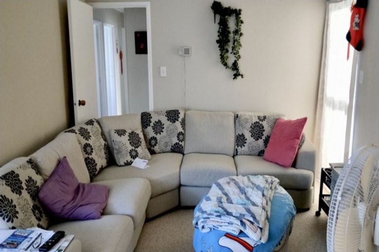 Photo of property in 1/6 Penion Drive, Flat Bush, Auckland, 2023