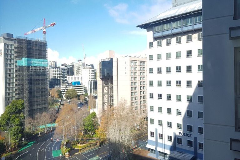 Photo of property in 15 Colin Wild Place, Glenfield, Auckland, 0629