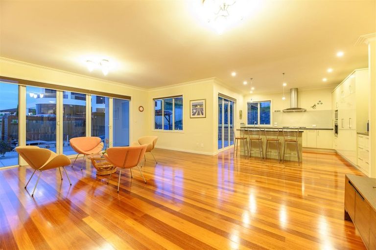 Photo of property in 35 Eynsham Court, Dannemora, Auckland, 2016