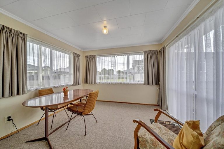 Photo of property in 24 Surrey Street, Hawera, 4610