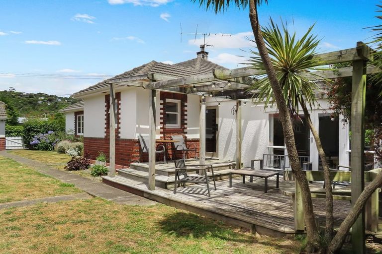 Photo of property in 5 Bathurst Street, Silverstream, Upper Hutt, 5019