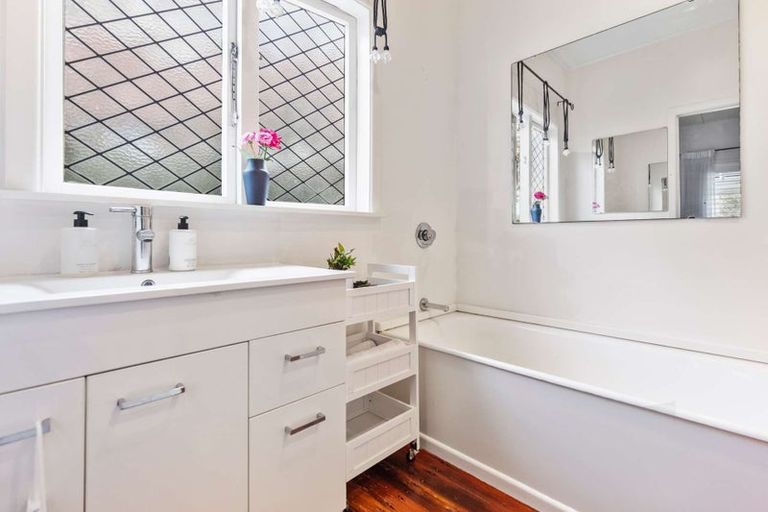 Photo of property in 3 Corlett Street, Utuhina, Rotorua, 3015