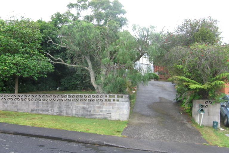 Photo of property in 9 Finn Place, Totara Vale, Auckland, 0629