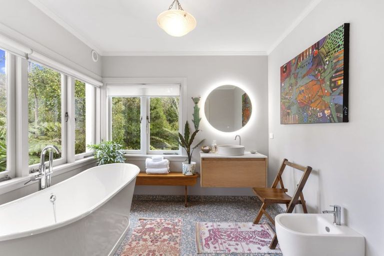 Photo of property in 324 Titirangi Road, Titirangi, Auckland, 0604