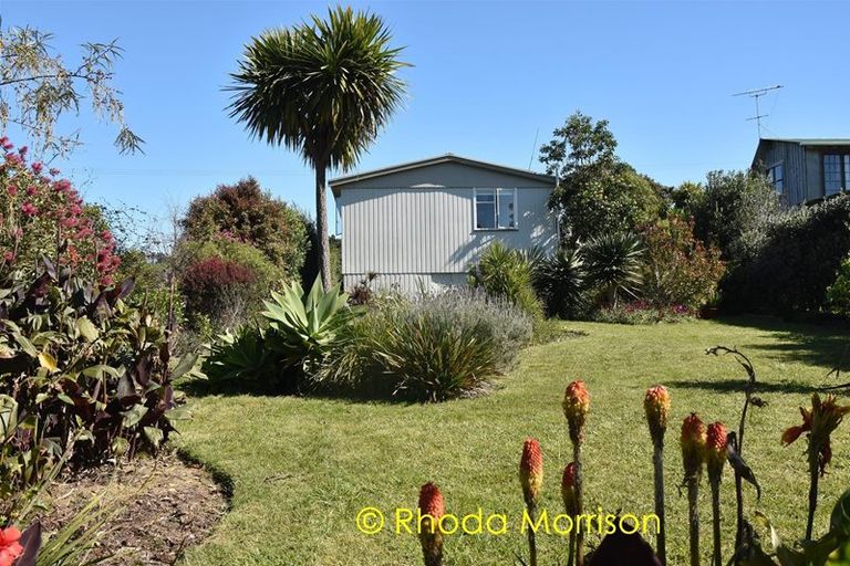 Photo of property in 42 Sandy Beach Road, Tinopai, 0593