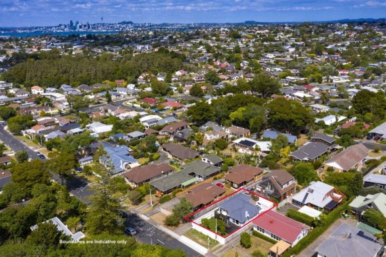 Photo of property in 1/58 Hillcrest Avenue, Hillcrest, Auckland, 0627