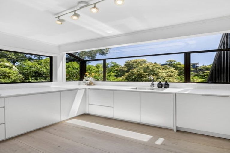 Photo of property in 24a Bert Wilson Place, Cockle Bay, Auckland, 2014