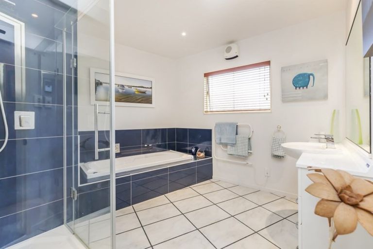Photo of property in 30 The Masthead, Whitby, Porirua, 5024
