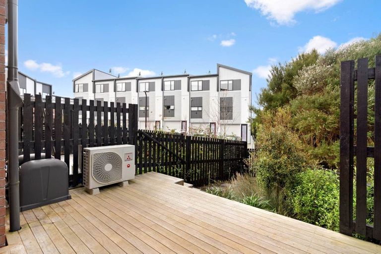 Photo of property in 44e Westgate Drive, Westgate, Auckland, 0614