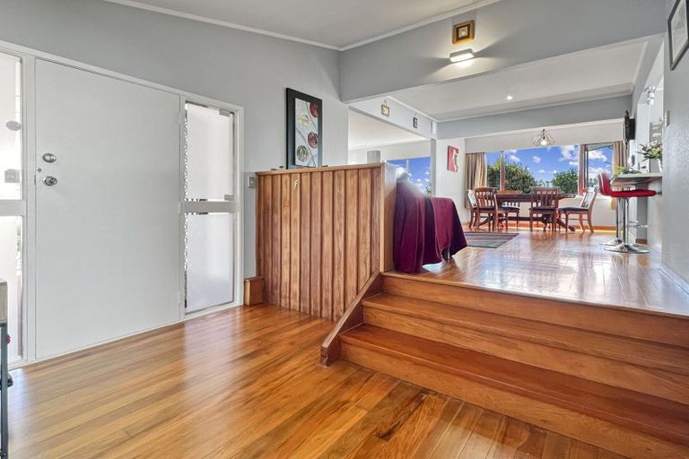 Photo of property in 12 Frank Place, Hillpark, Auckland, 2102