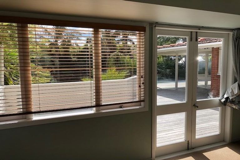 Photo of property in 36 Rewi Street, Torbay, Auckland, 0630