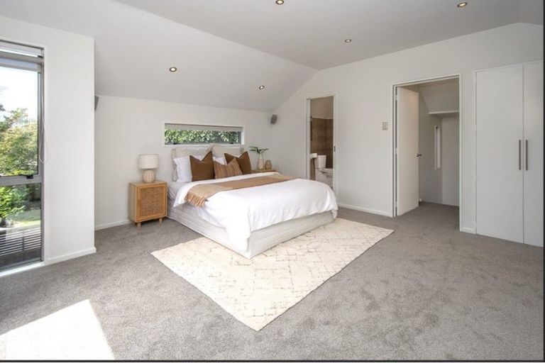 Photo of property in 2/11 Mclellan Place, Ilam, Christchurch, 8041