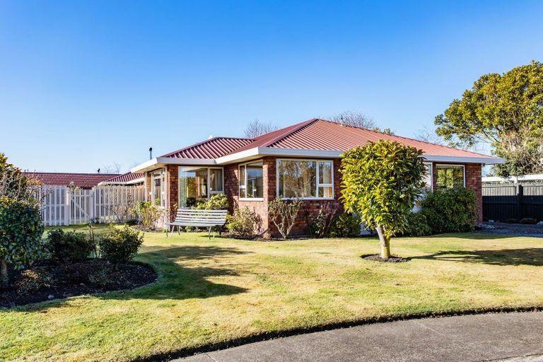 Photo of property in 15 Windsor Court, Rangiora, 7400