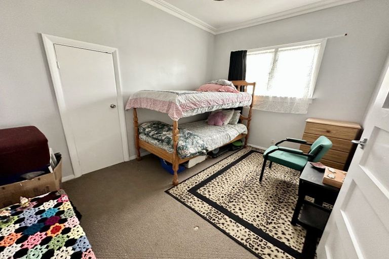 Photo of property in 12 Douglas Street, Hawera, 4610