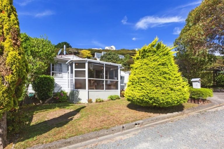 Photo of property in 19 Yarrow Place, Papakowhai, Porirua, 5024