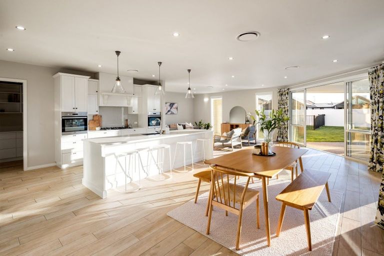 Photo of property in 129 Saint Kilda Road, Cambridge, 3434