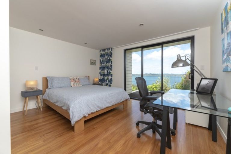 Photo of property in 40 Du Fresne Place, Russell, 0202