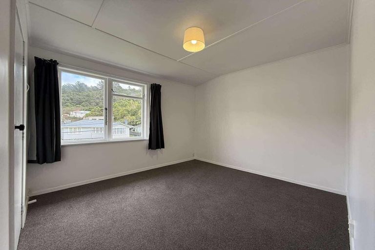 Photo of property in 7 Wainhouse Street, Stokes Valley, Lower Hutt, 5019