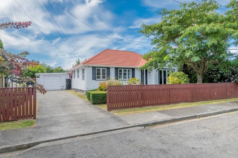 Photo of property in 13 Saint Annes Street, Levin, 5510
