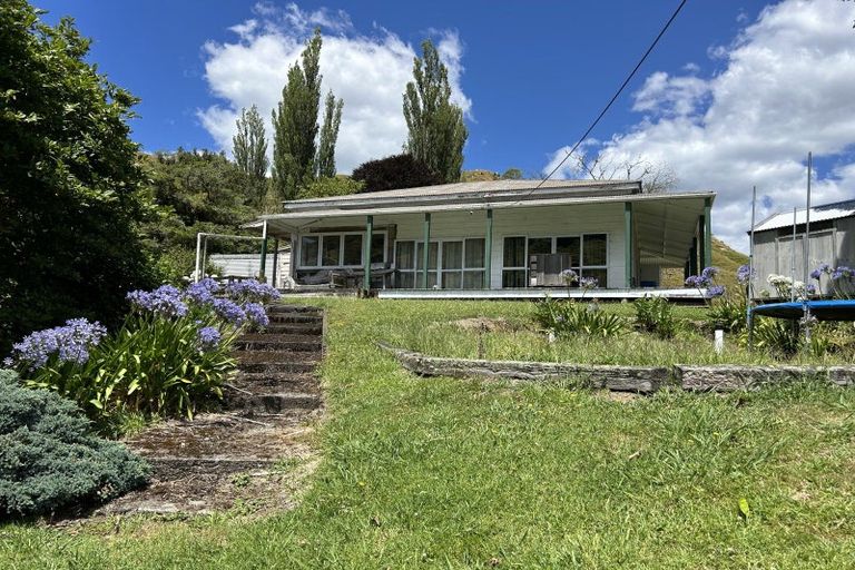 Photo of property in 10 Vera Road, Te Atatu South, Auckland, 0610