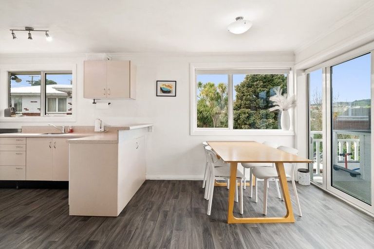Photo of property in 35 Glendevon Place, Vauxhall, Dunedin, 9013