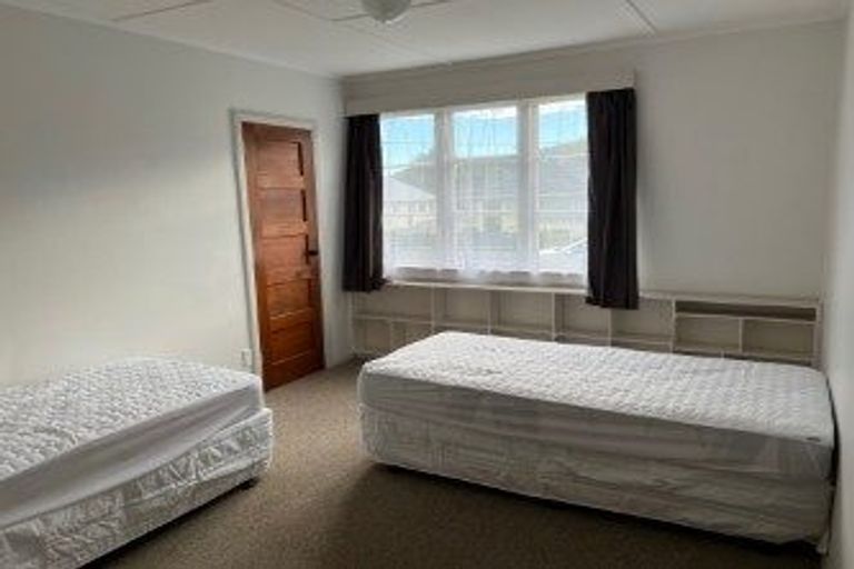 Photo of property in 27 Newcombe Street, Naenae, Lower Hutt, 5011