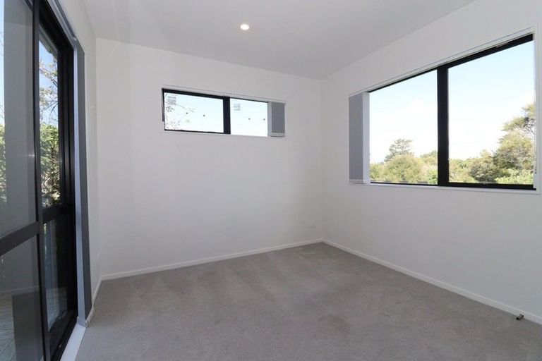 Photo of property in 127b Oreil Avenue, West Harbour, Auckland, 0618