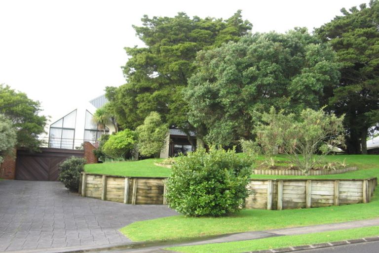 Photo of property in 71 Kuripaka Crescent, The Gardens, Auckland, 2105