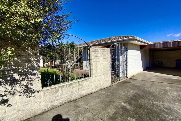 Photo of property in 2/36 Pupuke Road, Takapuna, Auckland, 0622