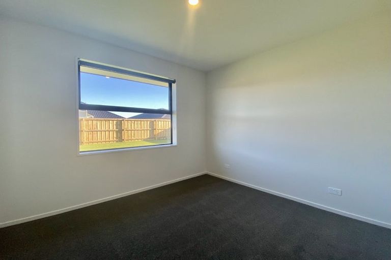 Photo of property in 22 Te Kanawa Lane, Rolleston, 7615