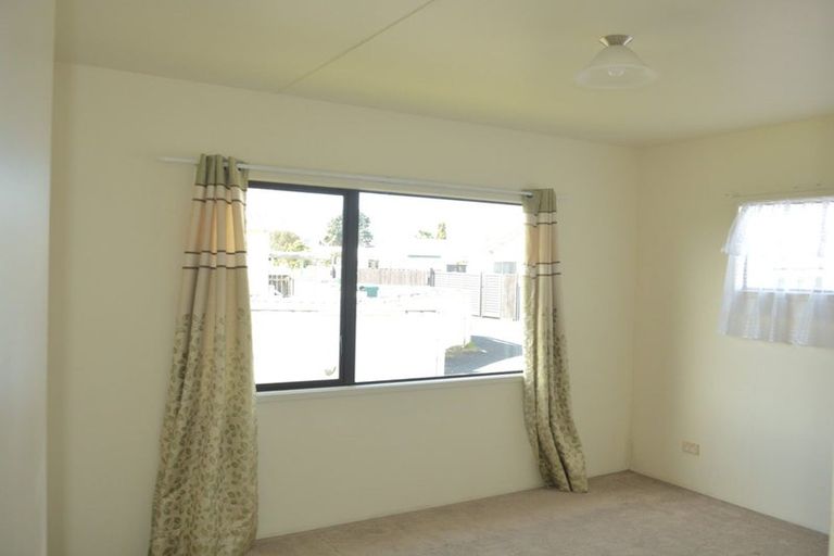 Photo of property in 4/29 Aeronautic Road, Takanini, 2112