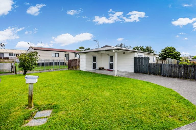 Photo of property in 1/20 Solveig Place, Randwick Park, Auckland, 2105